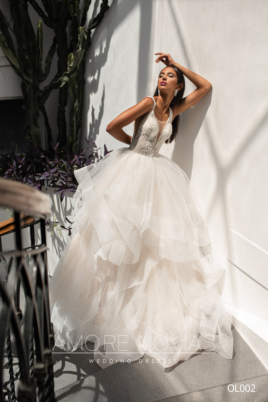 Vestuvinė suknelė OL002 iš kolekcijos Amore Novias